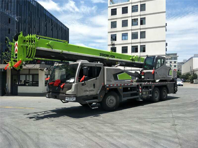 长兴县跨街广告牌的高空安装注意事项